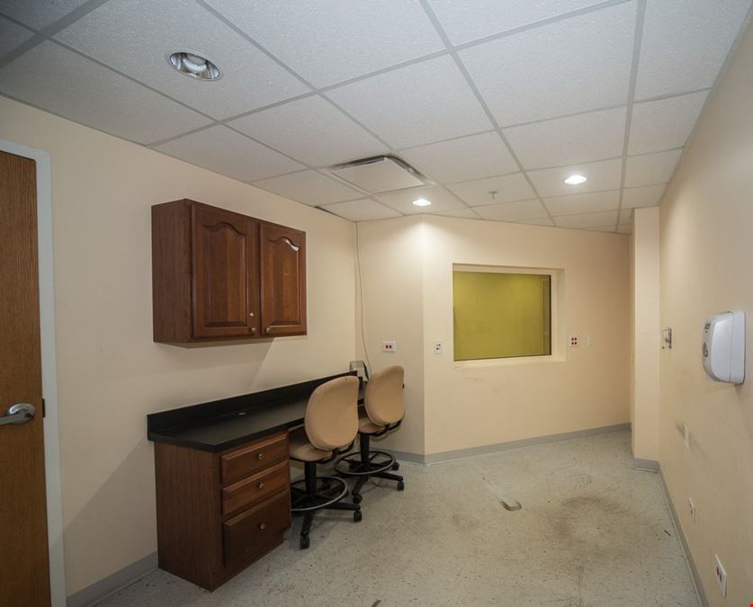 +/- 895 to 2,454 SF Medical | Office | MRI Suite Available