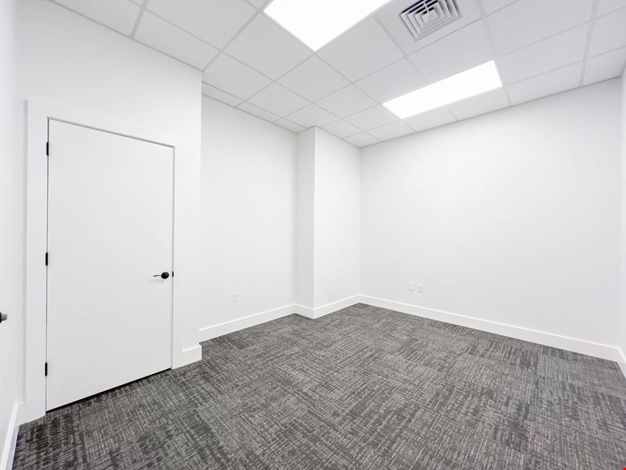 Renovated Garden Office Suites in Retail-Dense Corridor