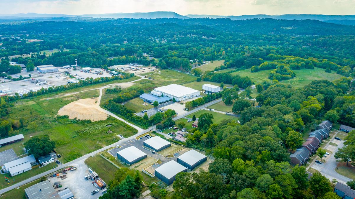 3907 Caine Ln - Sale