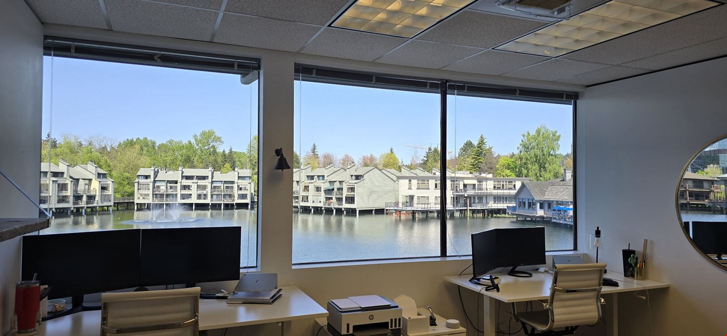 40 Lake Bellevue