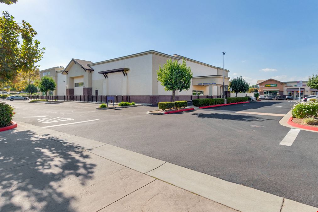 ±17,272 SF Chino Hills Anchor For Lease