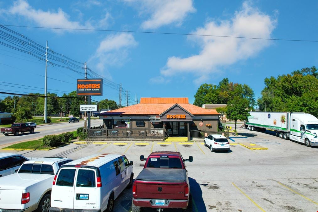 Hooters | Louisville, KY