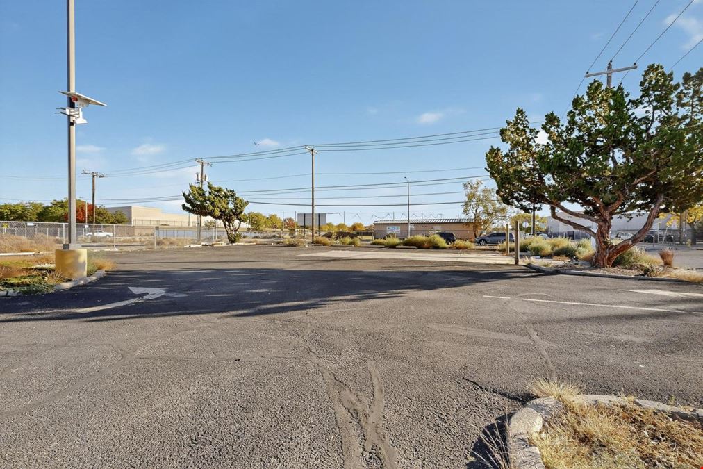 High Traffic Drive Thru Opportunity