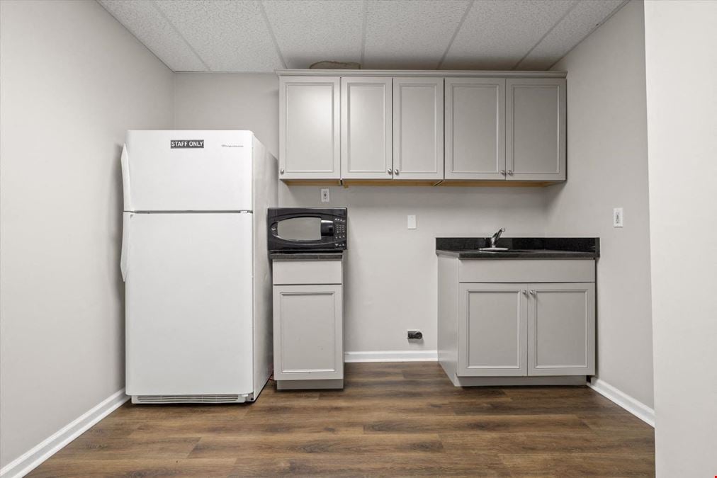 2 Executive Suites 