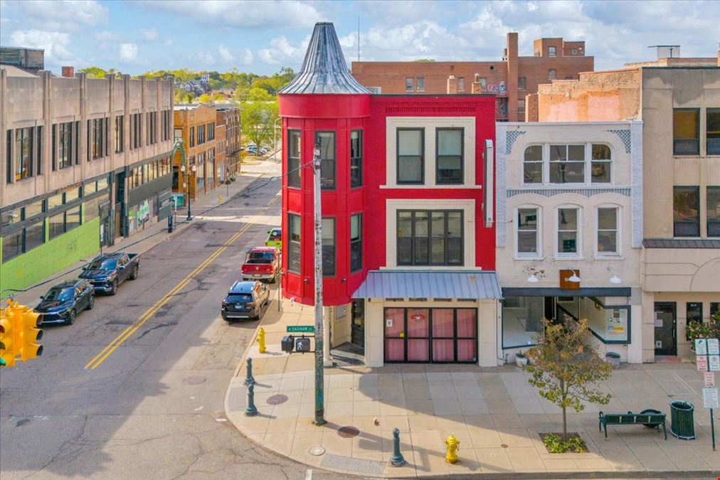 Prime Restaurant & Bar Space for Lease in Downtown Pontiac.
