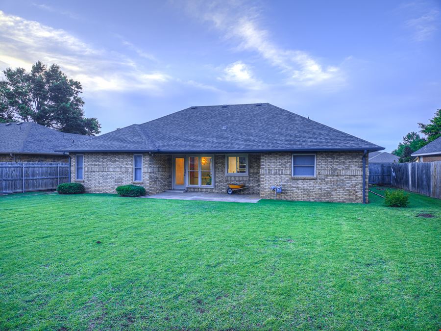 1320 Von Elm Pl