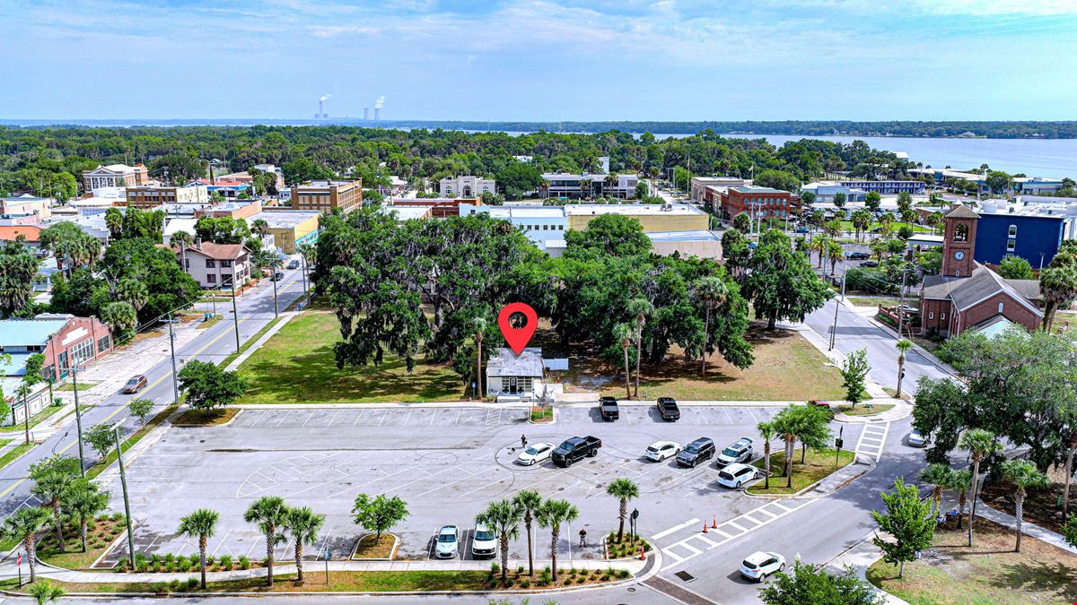Waterview Standalone Building in Historic Downtown Palatka