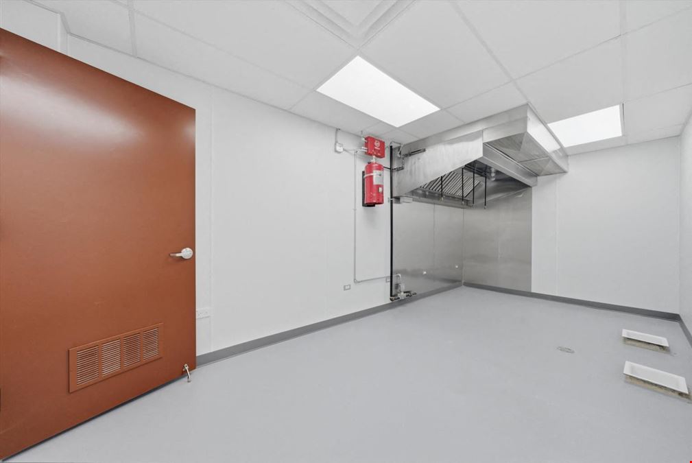 2201 W Howard St, Chicago, IL, 60645