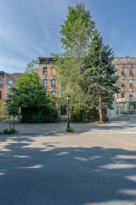 554 Eastern Pkwy