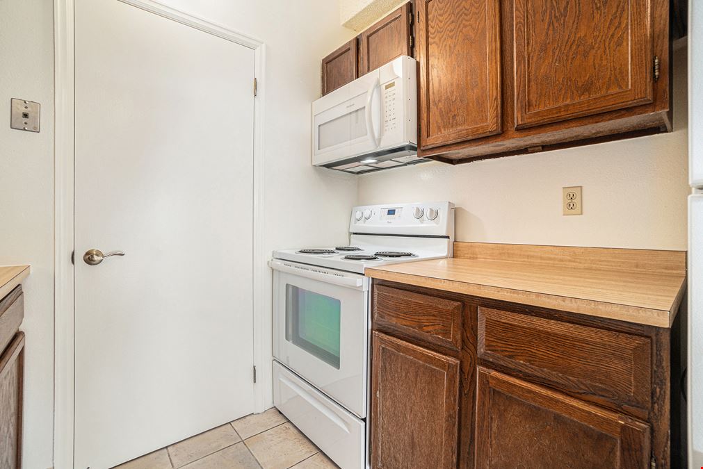 Longmeadow Apartments