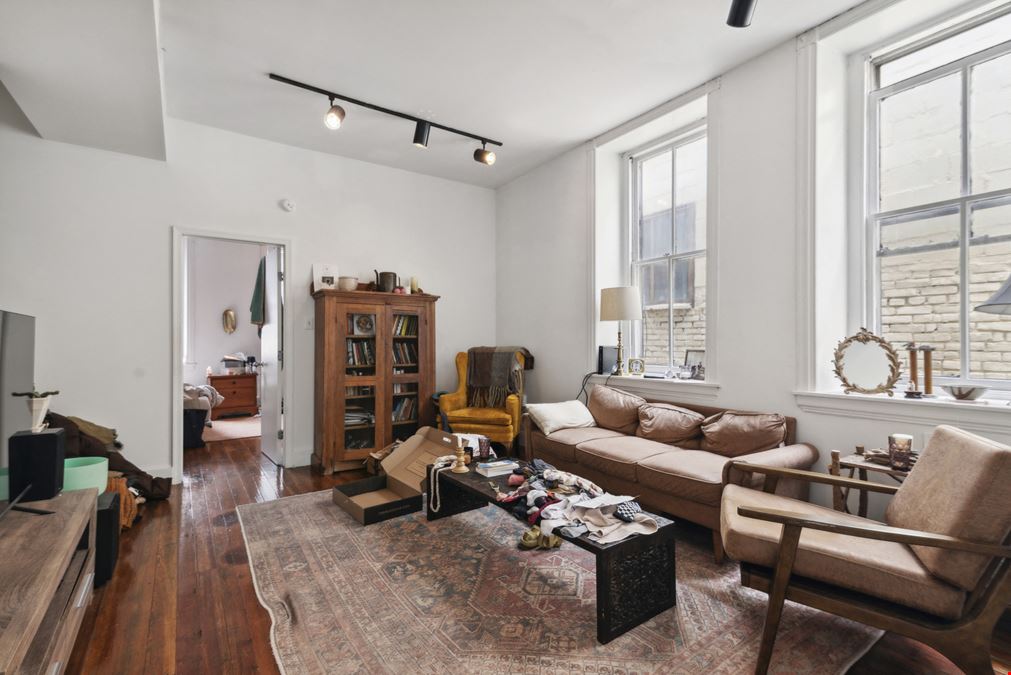 4226 Main St