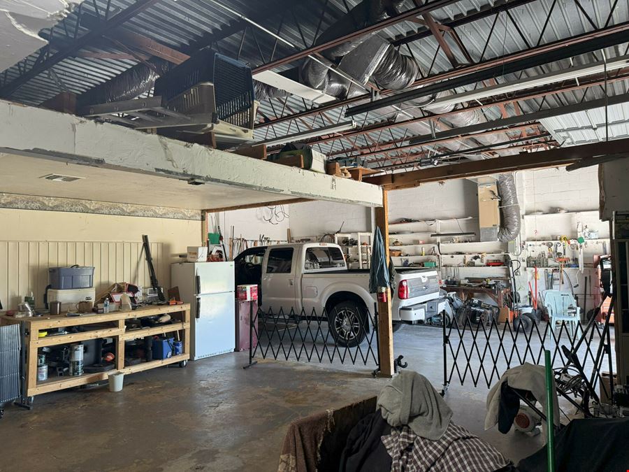 Rarely Available Commercial Flex Space in Cape Coral!
