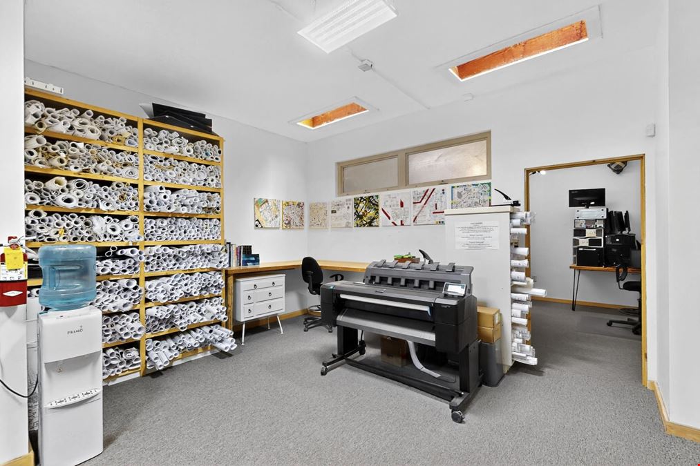 HIGH END RETAIL/OFFICE IN LOS RANCHOS