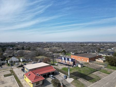 Preview of Retail space for Sale at 9415 S R L Thornton Fwy