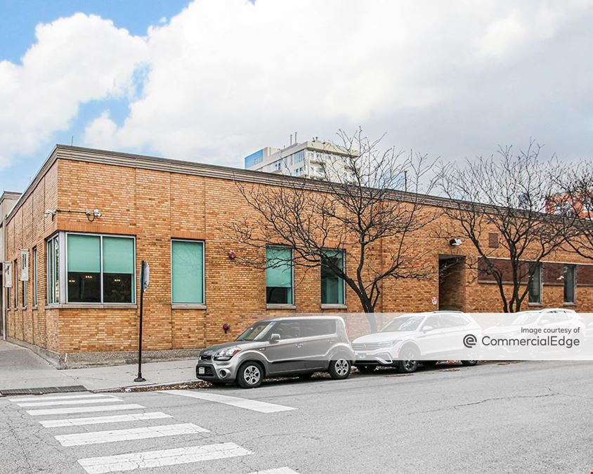 965 West Chicago Avenue