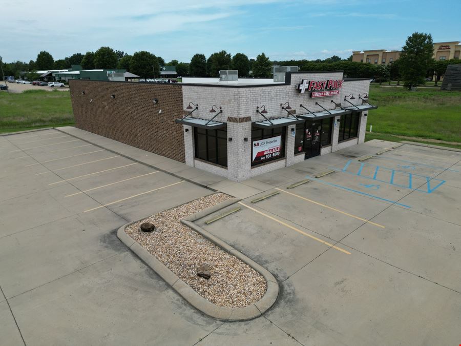 3,600 SF Retail/Medical Building for Sublease | West Point, MS