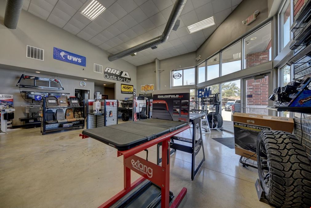 2770 Osborn Lane - For Lease