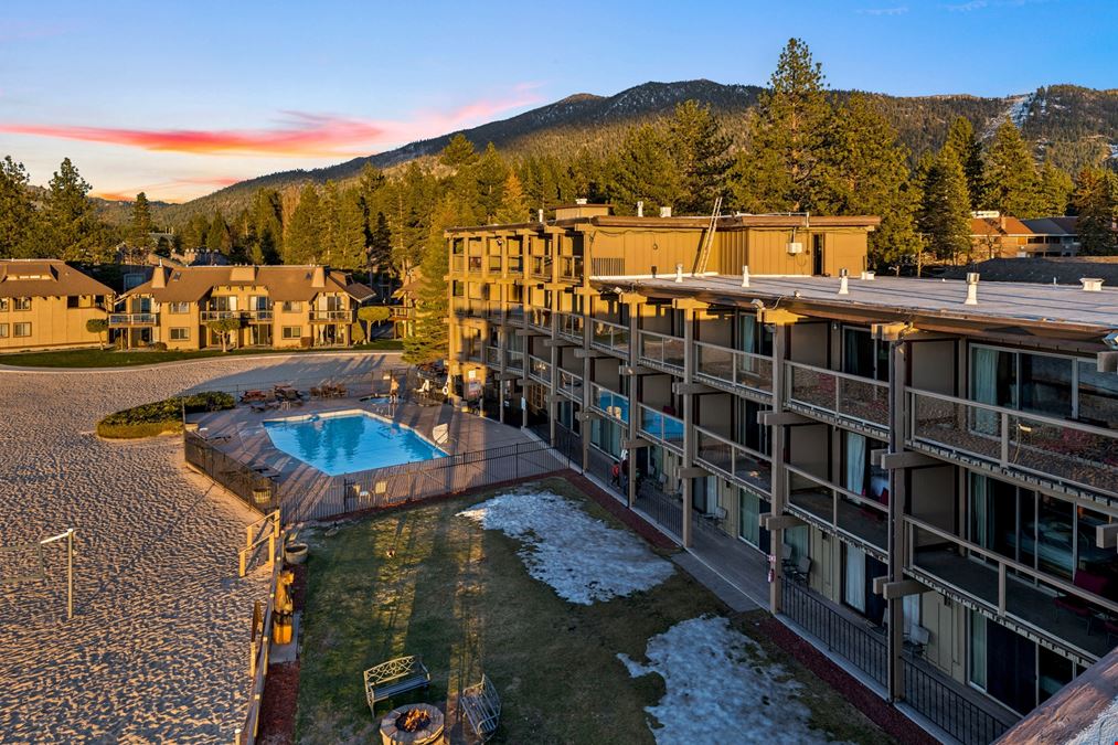 Lakeshore Lodge