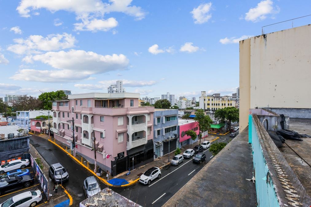 Three-story Commercial Building @ Ponce de Leon, San Juan - For Sale
