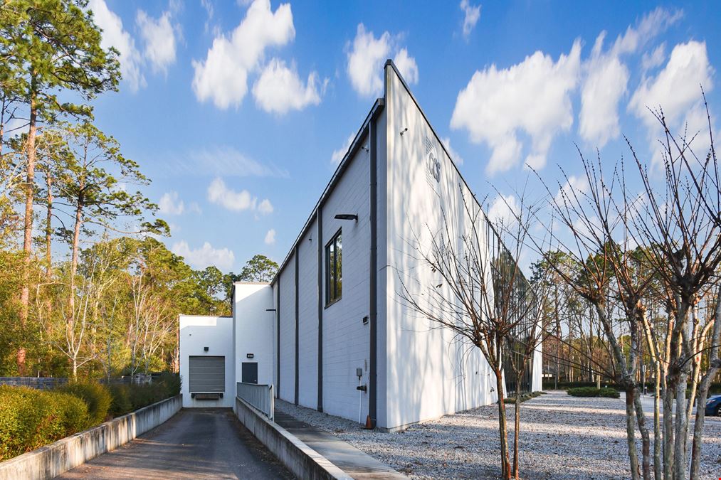 Class A Flex Building in Southside Jacksonville with NATIONAL TENANT