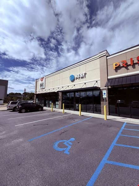 Preview of Retail space for Rent at 571 Roe Center Ct.