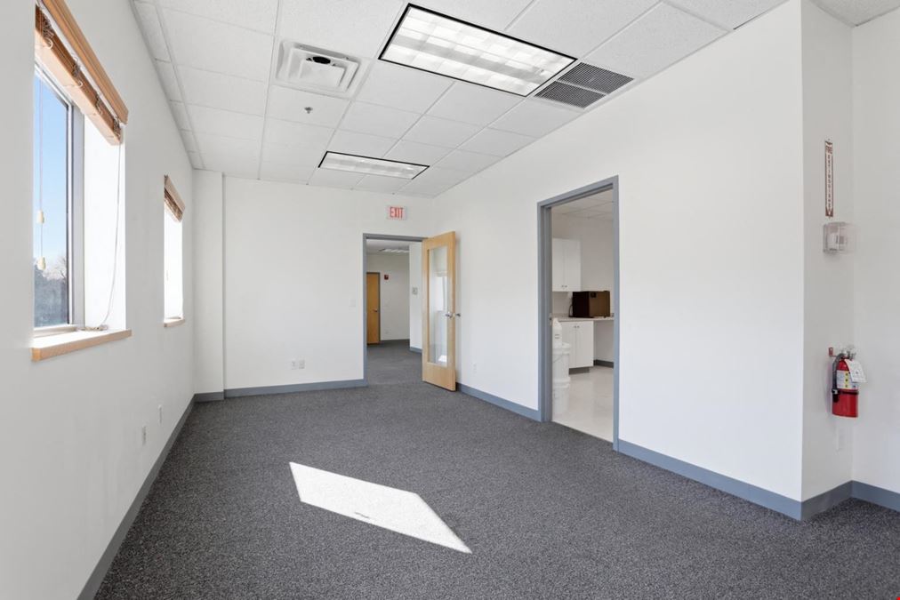 3,700sf Professional Office Suite for Lease in Rowley, MA