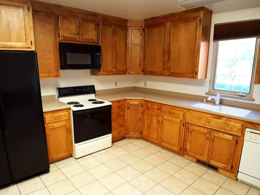 330 W 4th Street