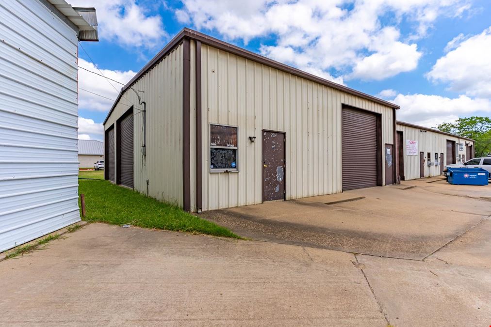 Warehouse for Lease Off US-175
