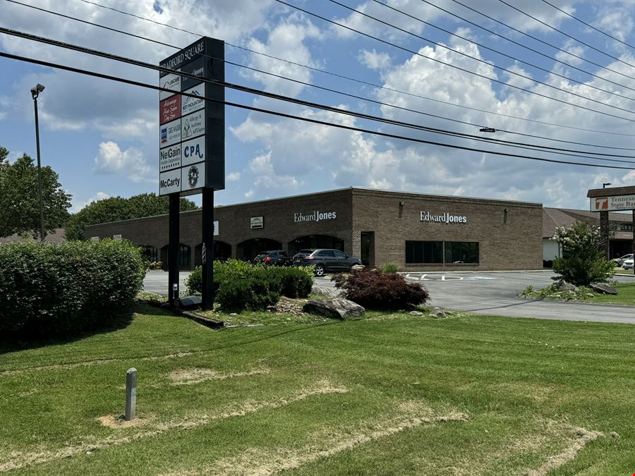 630 Dolly Parton Pkwy, Retail/Office