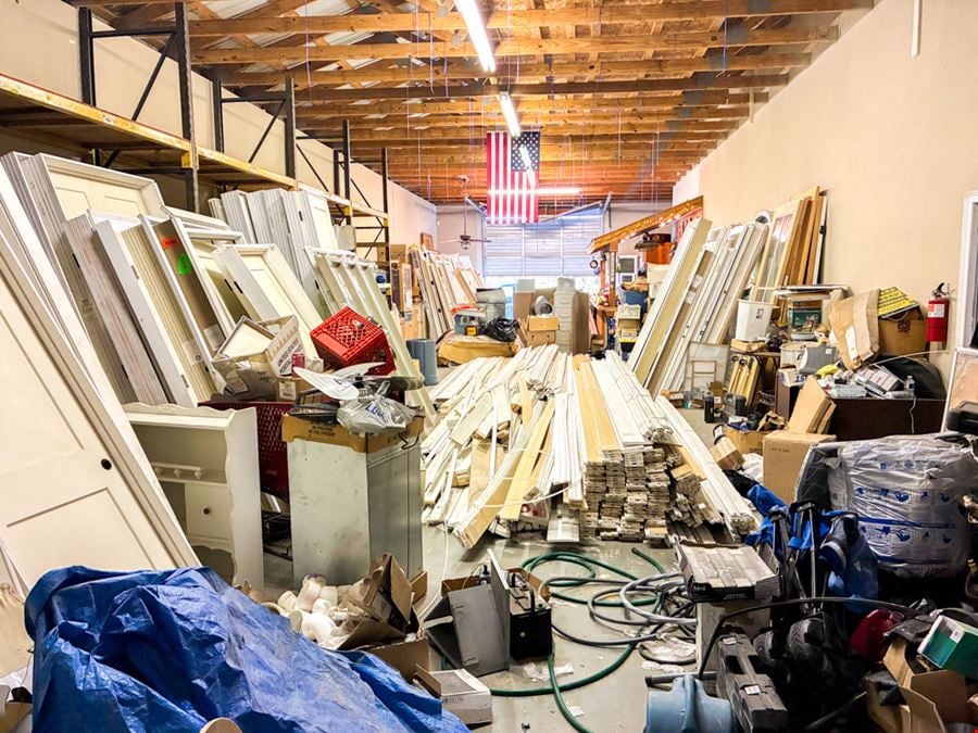 ±3,600 SF Renovated Office/Warehouse with Live/Work Setup