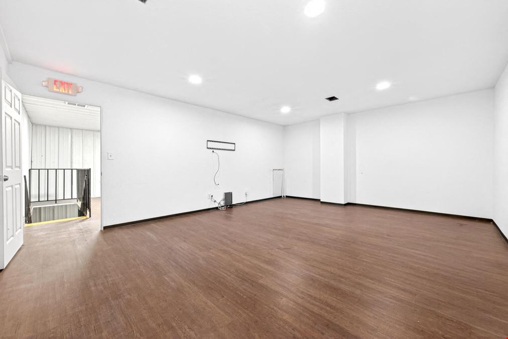 703 Buschong St, Houston, TX 77060