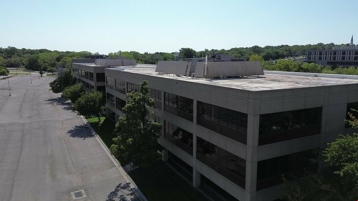 9233 Ward Parkway Building