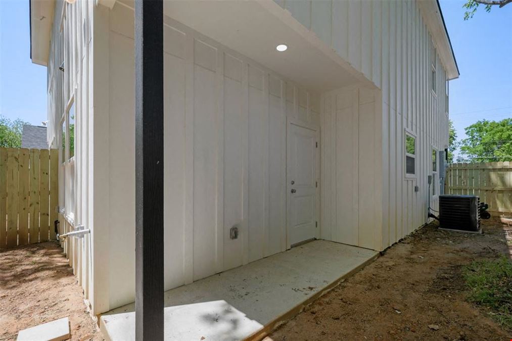 1310 E Alamo St