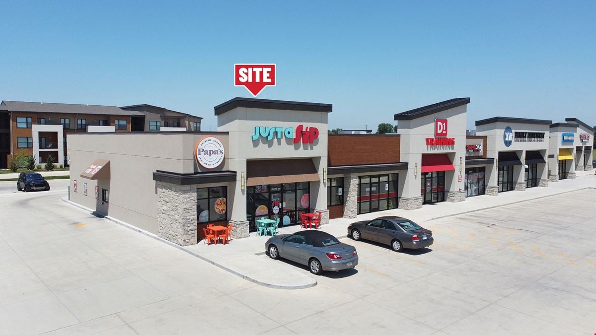 END CAP SPACE WITH DRIVE-THRU