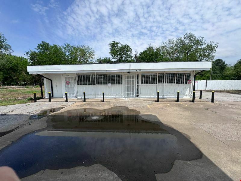 6735 N Peoria