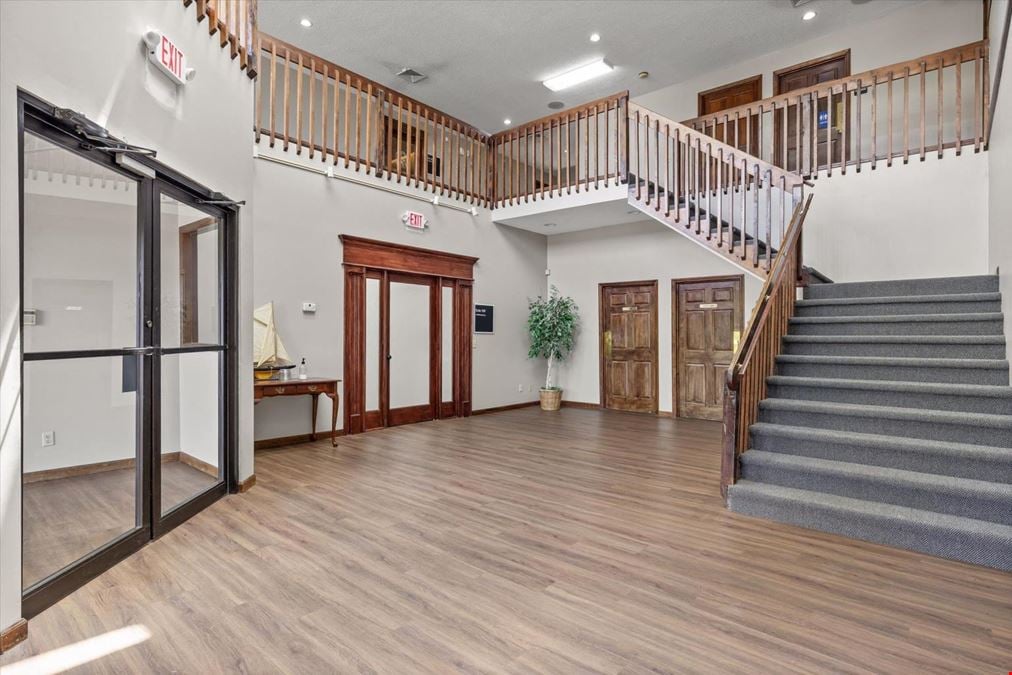 2 Executive Suites 