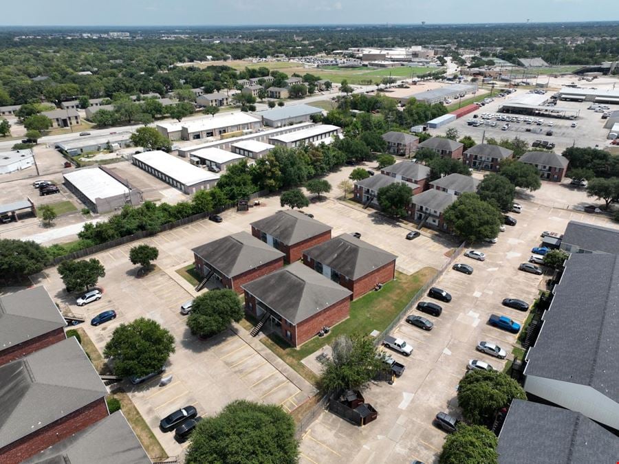 Hillstone on the Parkway Apartments