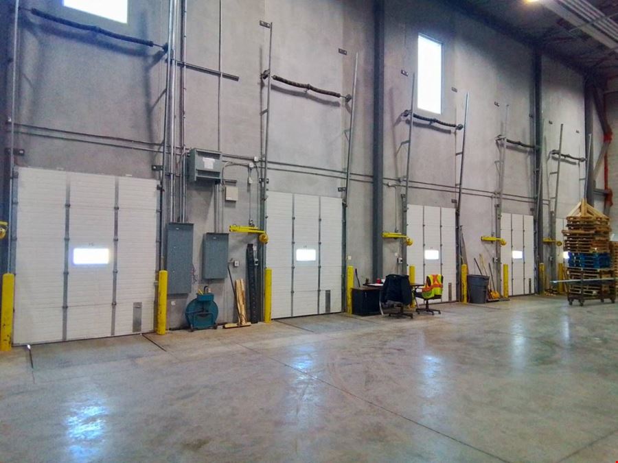 5,000 sqft shared industrial warehouse for rent in Concord