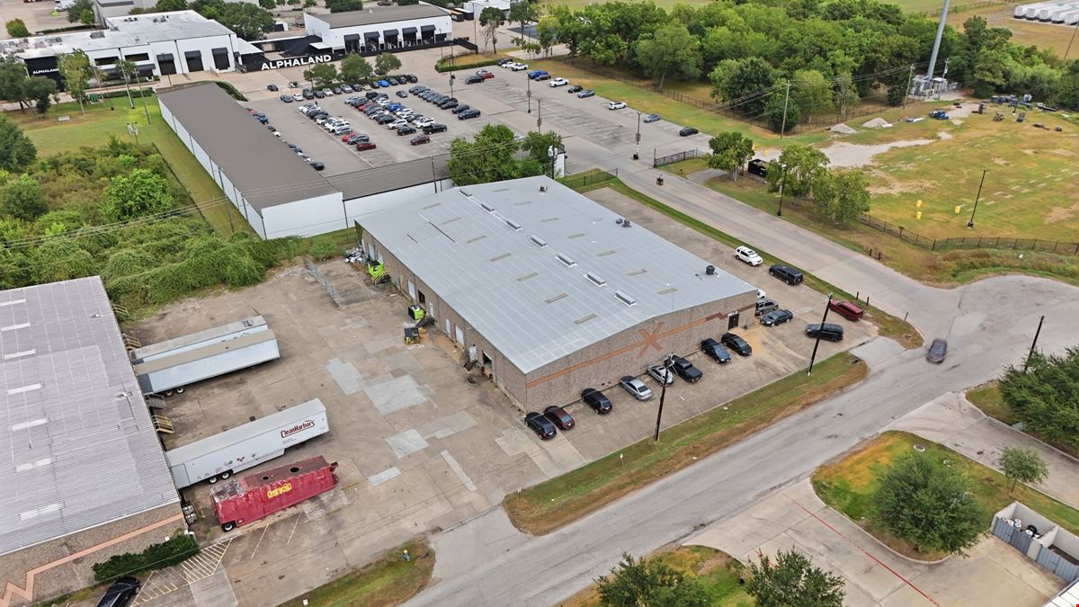 1560 Industrial Dr