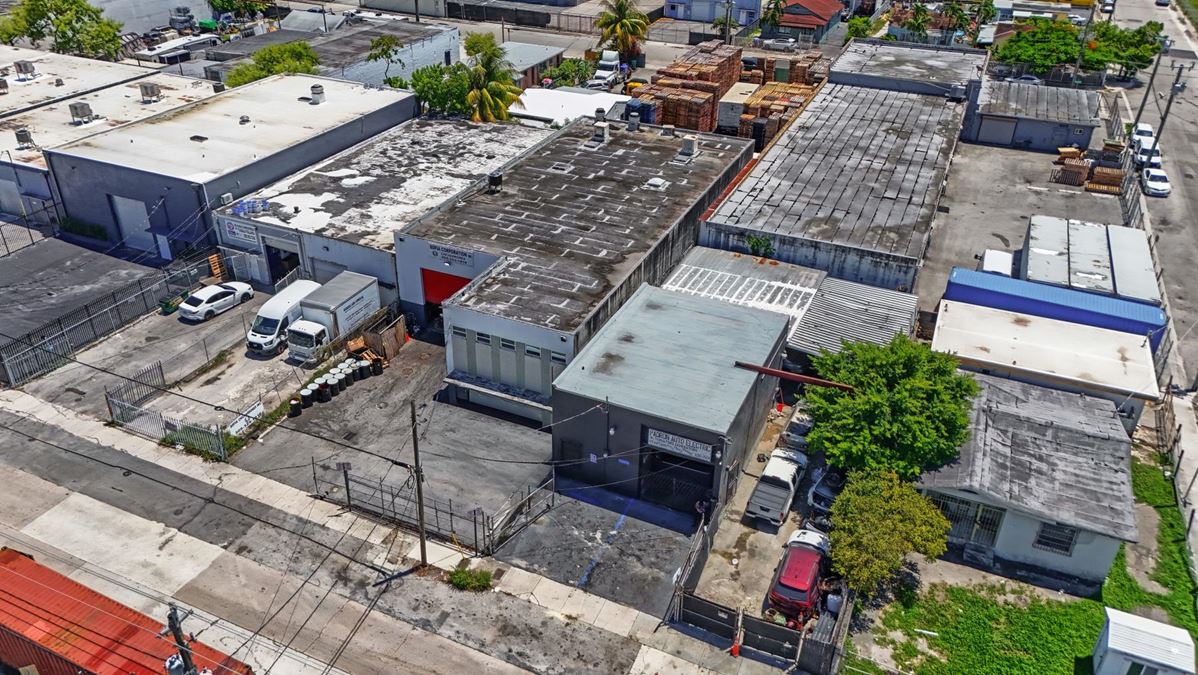 1882 NW 22 ST