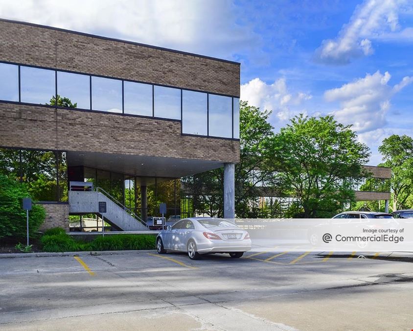 Bloomfield Office Center - 38505 Woodward Avenue