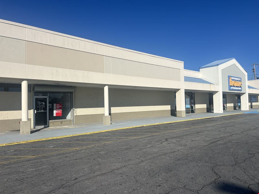 Douglas Plaza - Douglas, GA