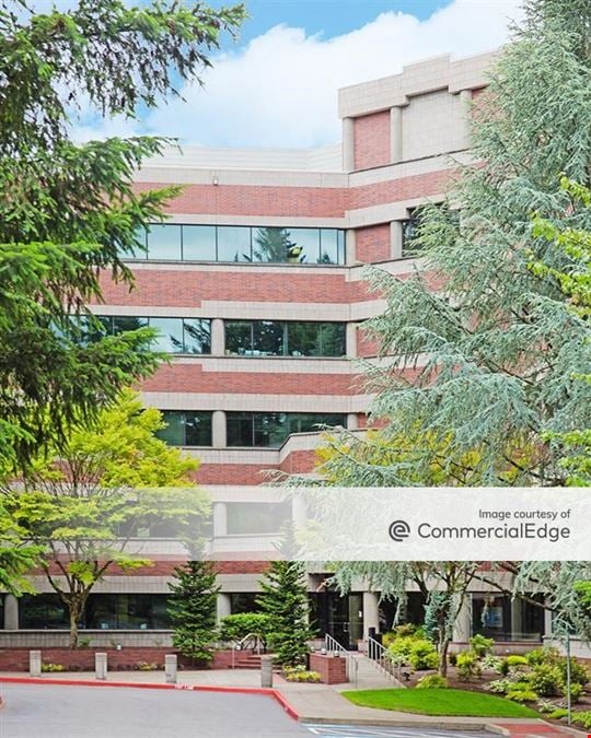 Five Centerpointe