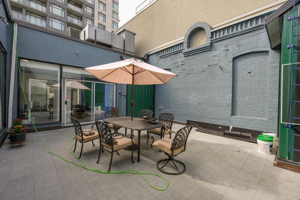 304-733 Johnson Street