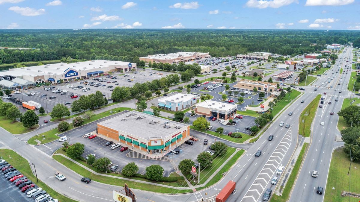 3,617 SF Retail Space | Anchored by Lowes | 36.2K VPD