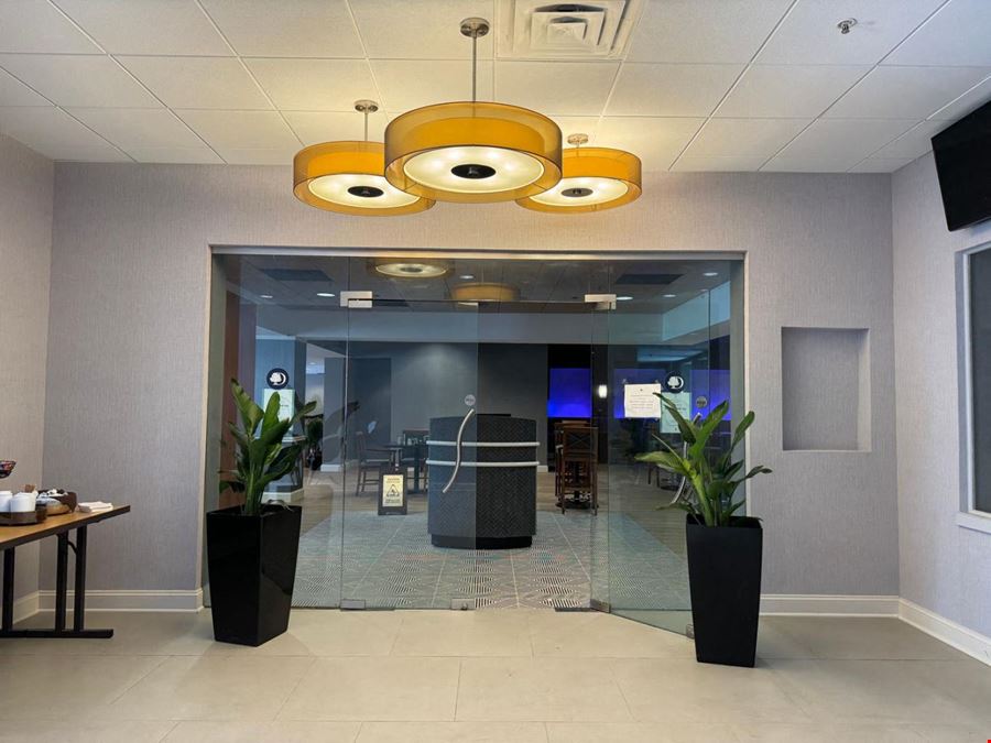 DoubleTree by Hilton Baltimore North - 1726 Reisterstown Rd Pikesville