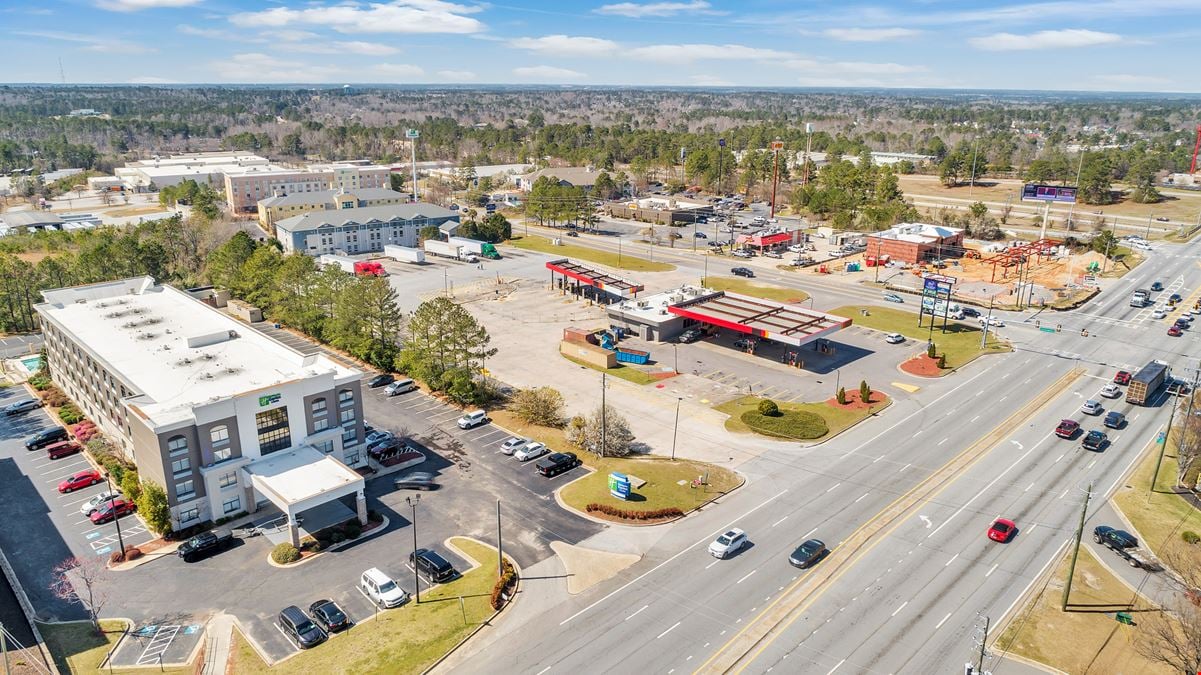 ±3.94 AC Signalized Corner