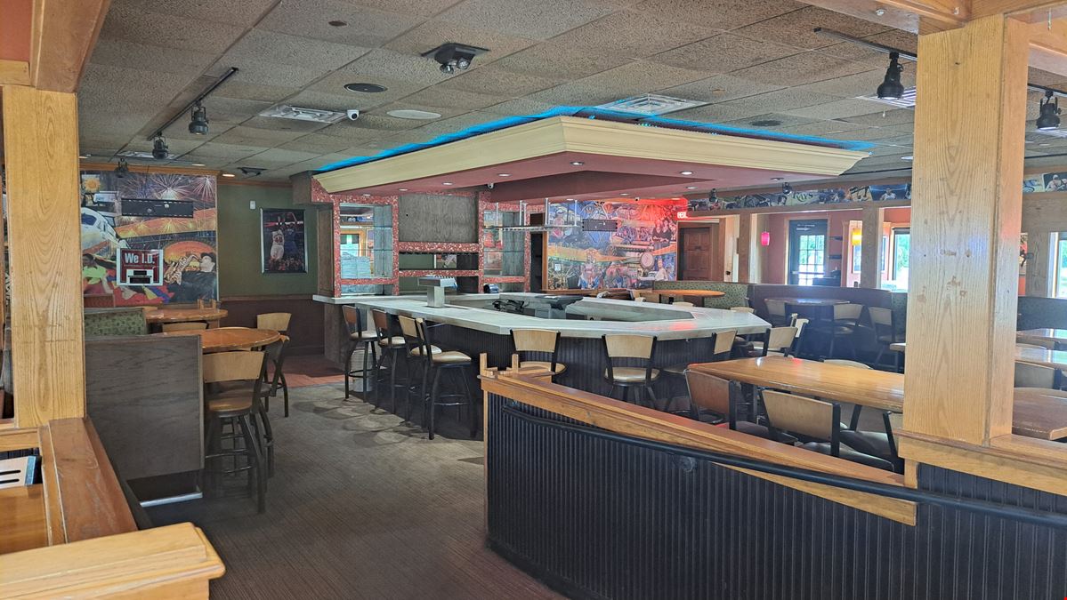 Former Applebee's Restaurant Bldg