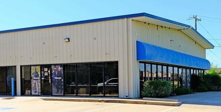 Preview of Industrial space for Rent at 2412 S. Douglas Boulevard