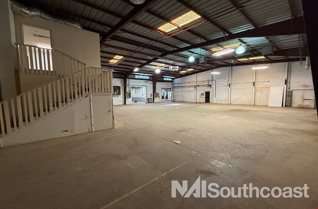 ±16,200 SF Commercial Warehouse & Distribution Center